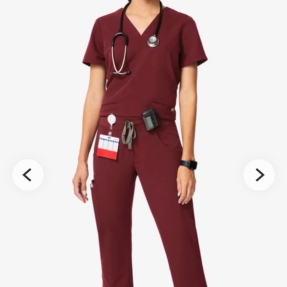 Figs Burgundy Casma Scrub top Small - Picture 2 of 5